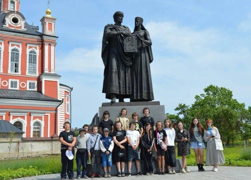 Больше 70 школьников сделали 1000 шагов по Торопцу патриарха Тихона Больше 70 школьников сделали 1000 шагов по Торопцу патриарха Тихона
