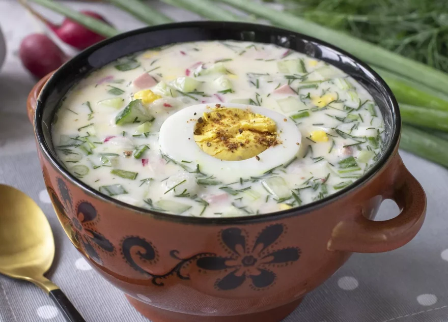 Россияне рассказали, какая заправка для окрошки самая вкусная окрошка