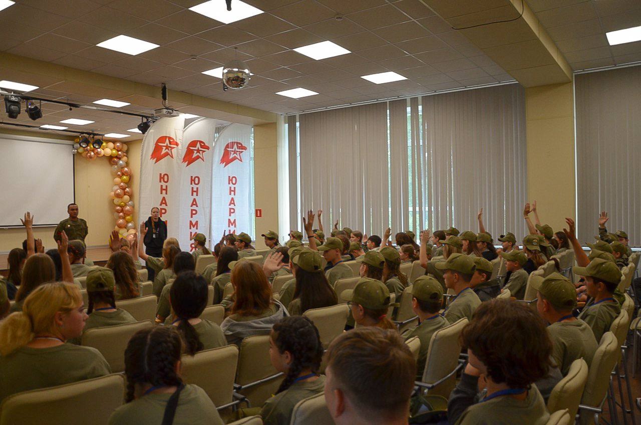 «Юный защитник Отечества»: юнармейцы собрались в палаточном лагере под Тверью