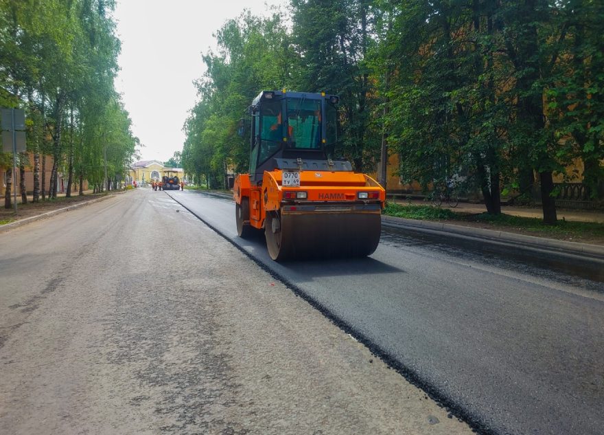 В Ржевском округе ремонтируют дороги