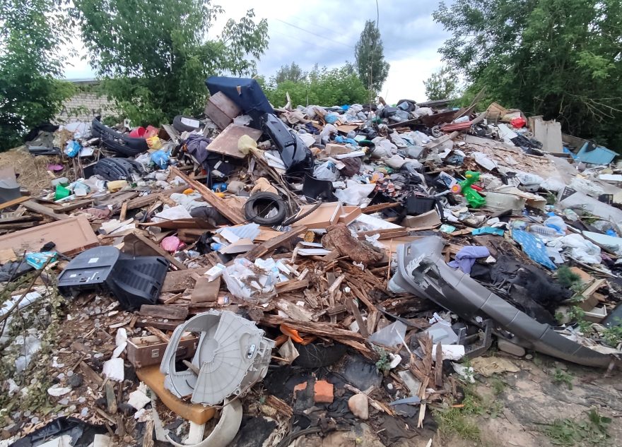 Три метра мусора накопили жители Тверской области мусор