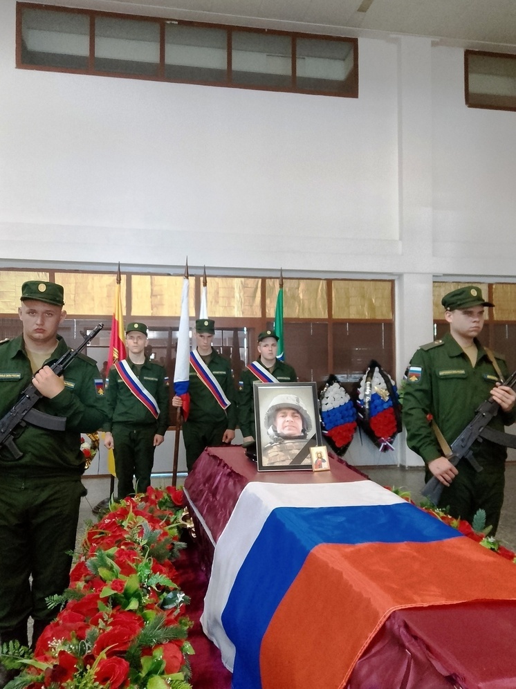 В Андреапольском округе простились с погибшим на СВО Сергеем Шевченко