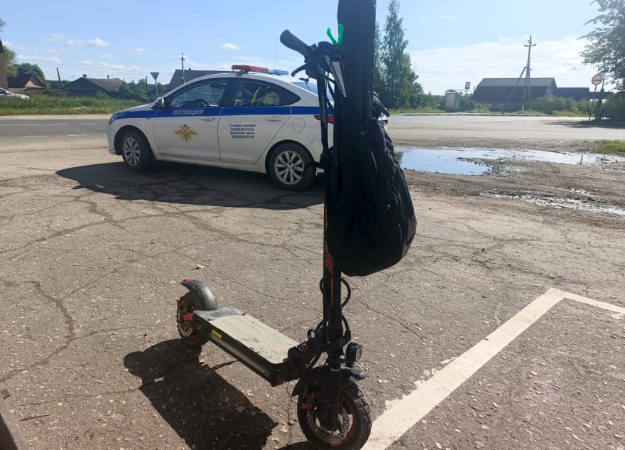В Тверской области ДПС остановили несовершеннолетнего нарушителя на электросамокате В Тверской области ДПС остановили несовершеннолетнего нарушителя на электросамокате