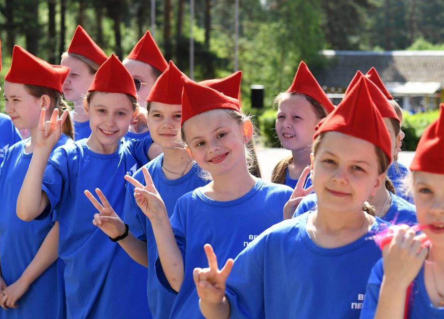Больше 57 тысяч школьников отдохнули в первую смену в летних лагерях Тверской области