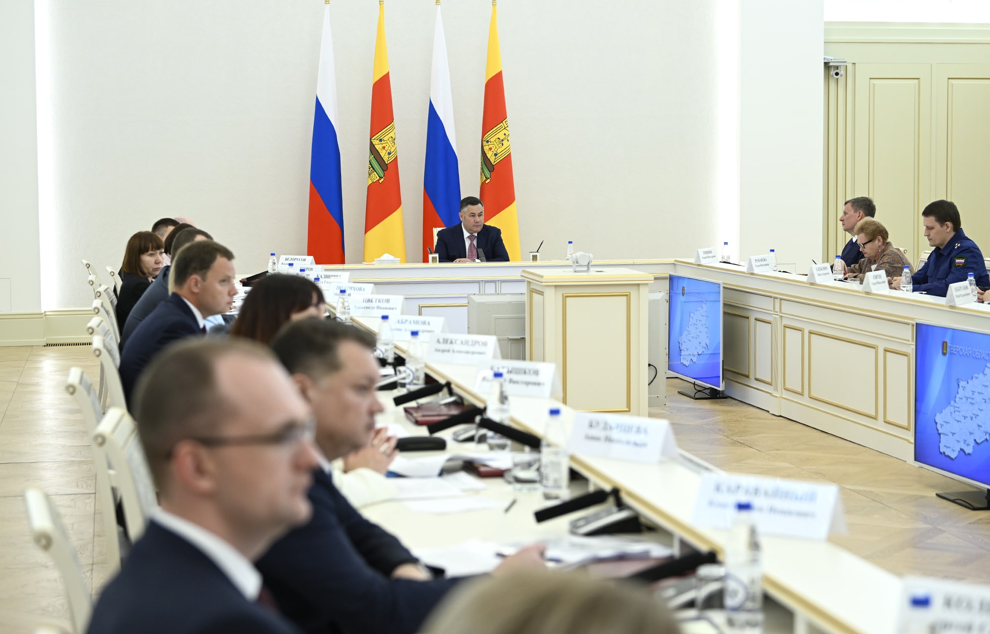 Приоритетное внимание растениеводству и кадрам: Игорь Руденя определил задачи по сезонным полевым работам в Тверской области