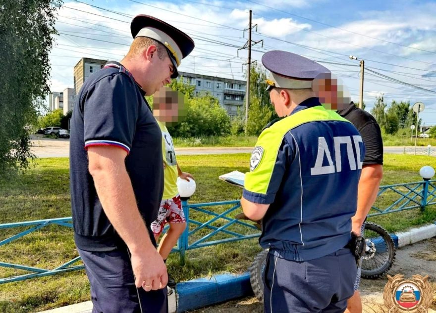 На дороге в Твери остановили очередного несовершеннолетнего на питбайке На дороге в Твери остановили очередного несовершеннолетнего на питбайке