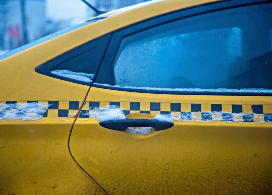 В Твери напали на водителя такси