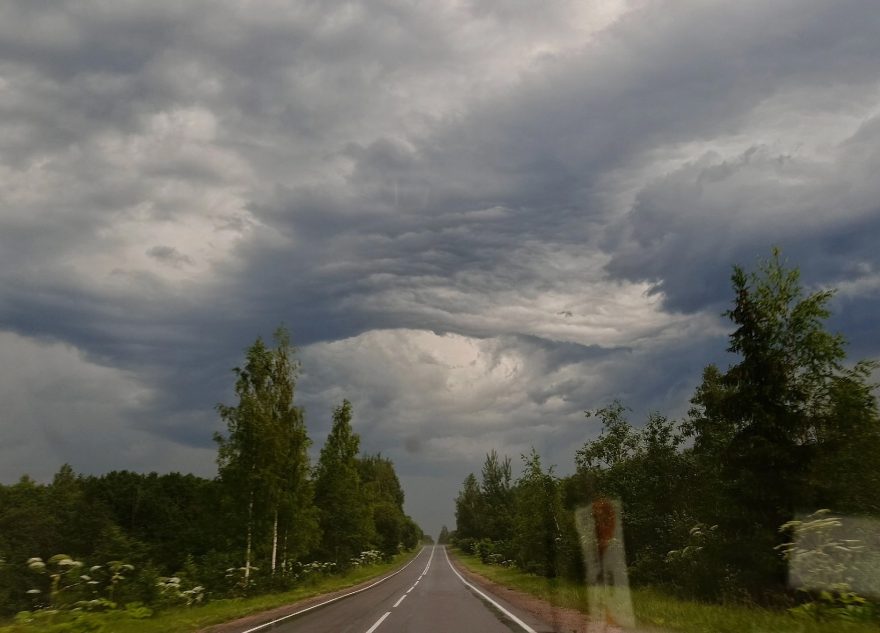 Жительнице Тверской области удалось сфотографировать глаз бури бури