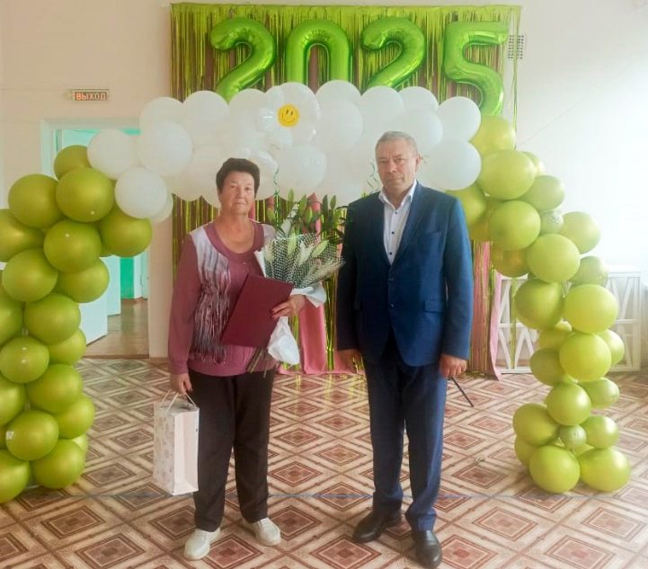 Жительница Тверской области, проработавшая больше 50 лет в детском саду, получила благодарность