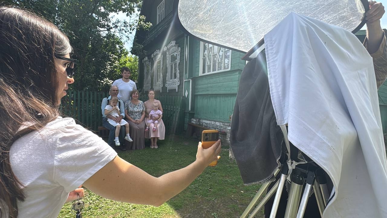 В Тверской области состоялась фотосессия на стекла с потомками знаменитого фотографа