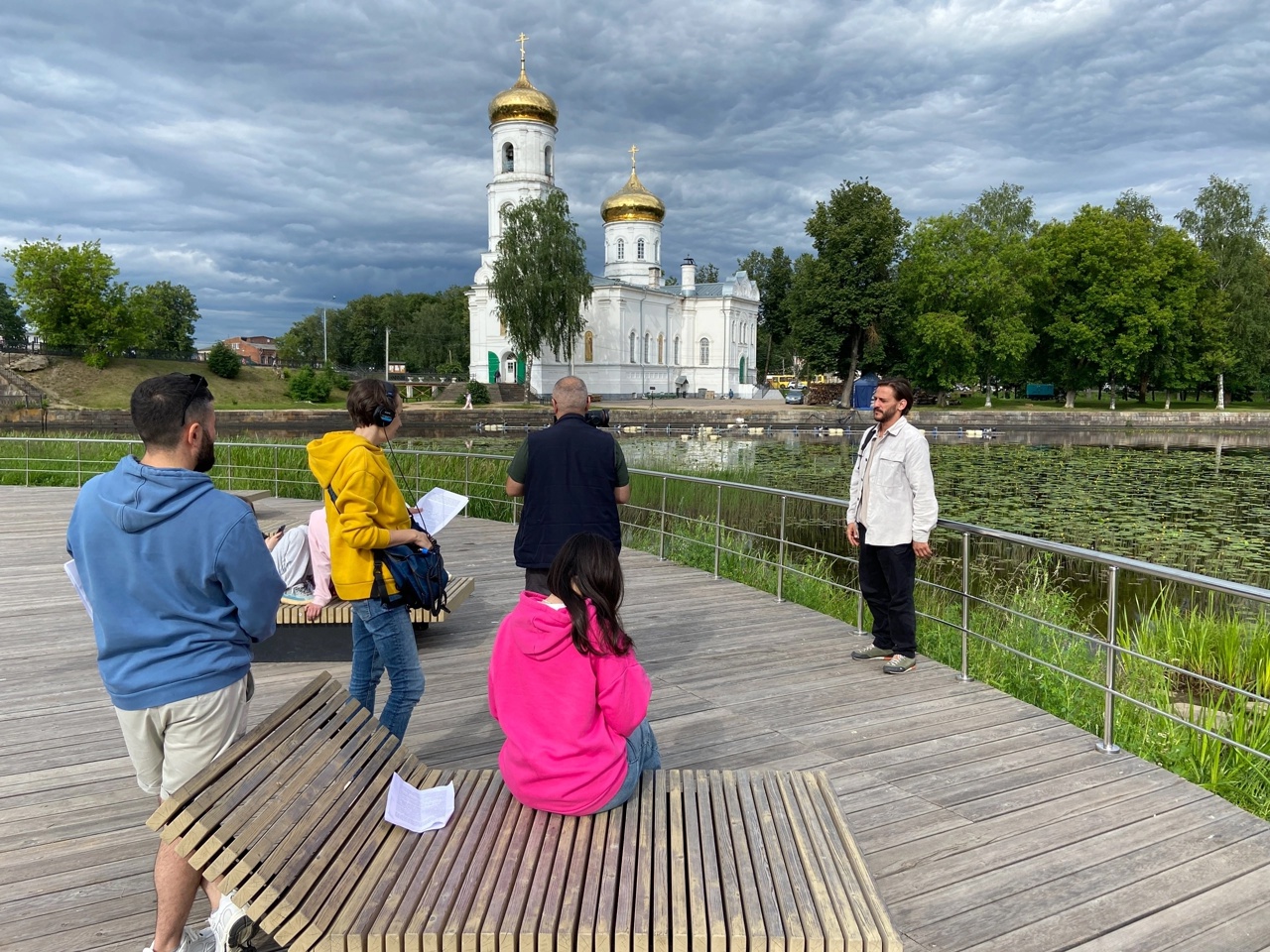 Известный актёр и съёмочная группа федерального телеканала приехали в Вышний Волочёк