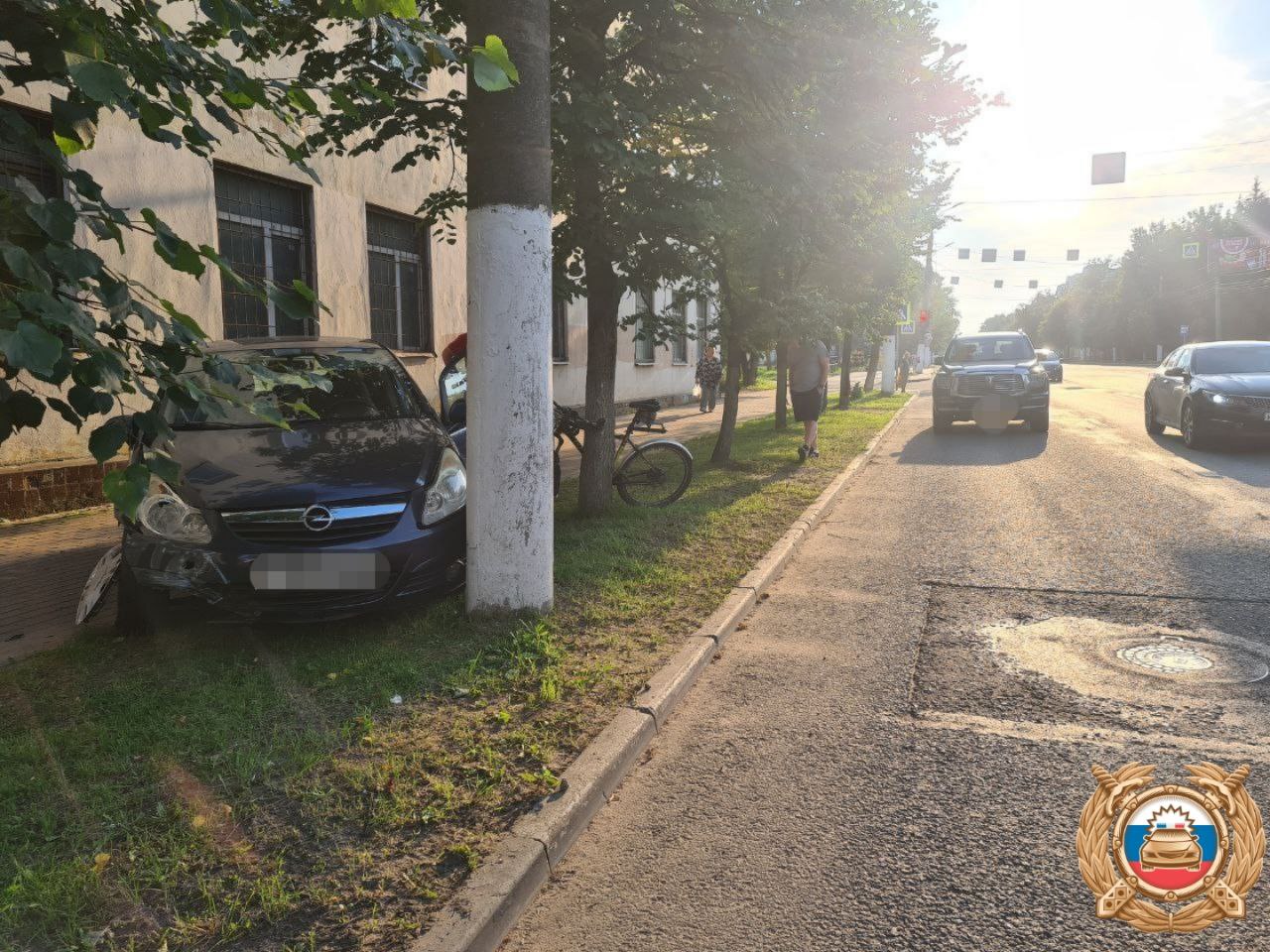 В Твери нарушитель на "Танке" запустил легковушку в здание