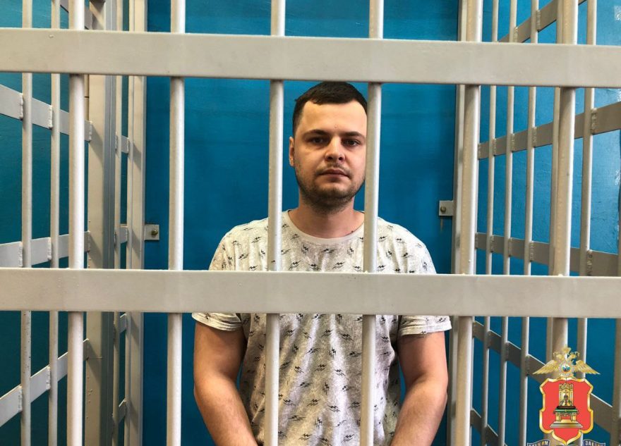 Стала известна причина утреннего поджога дорогой иномарки во Ржеве поджога