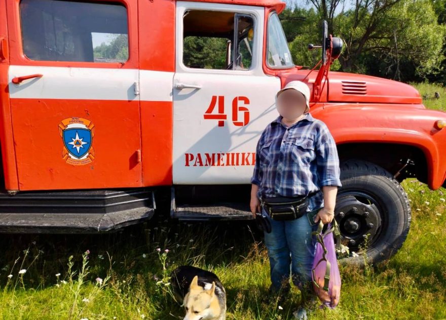В Тверской области спасатели помогли любительнице тихой охоты выбраться из леса тихой охоты