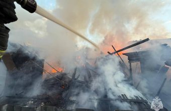 В Твери сгорел заброшенный дом заброшенный