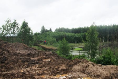 В Тверской области нашли труп мужчины, который задел высоковольтный провод труп