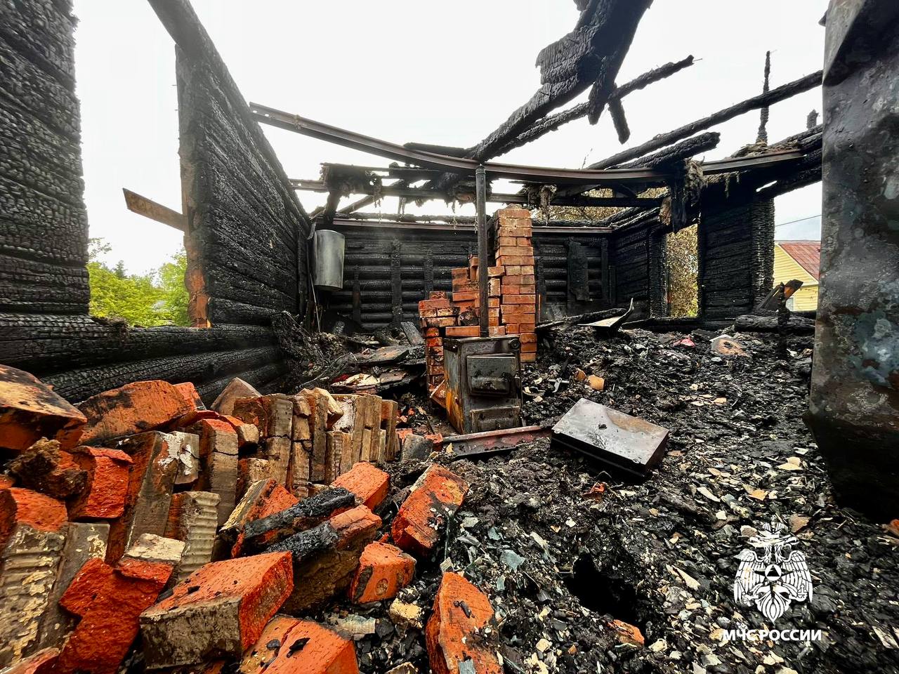Из-за поджога под Тверью сгорел дачный дом