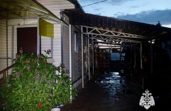 В Тверской области пожарные спасли жилые дома от огня огня