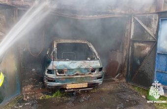 В Тверской области из-за сварочных работ сгорели гараж и автомобиль гараж