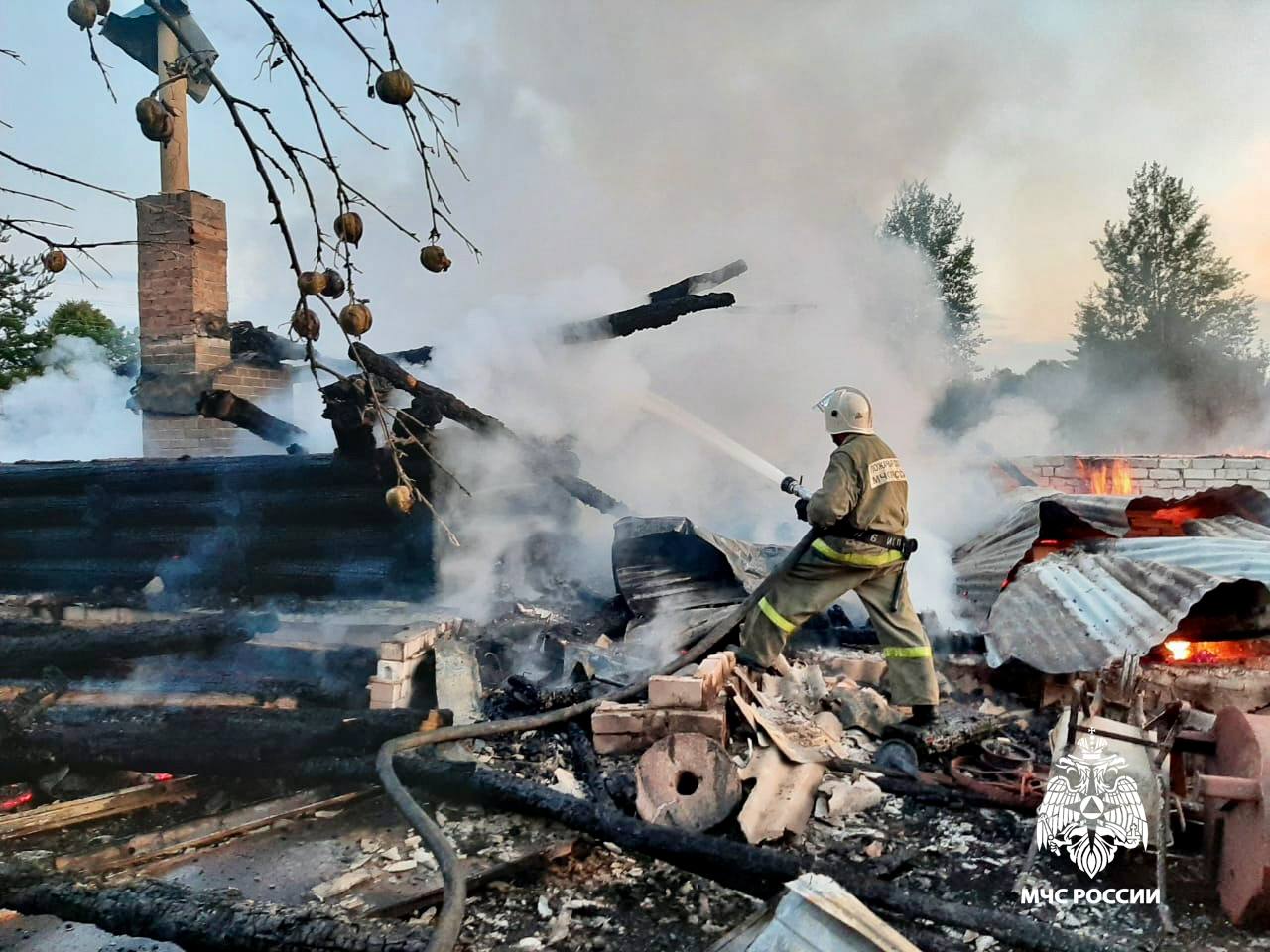Во время пожара в Тверской области обнаружили тела двух человек