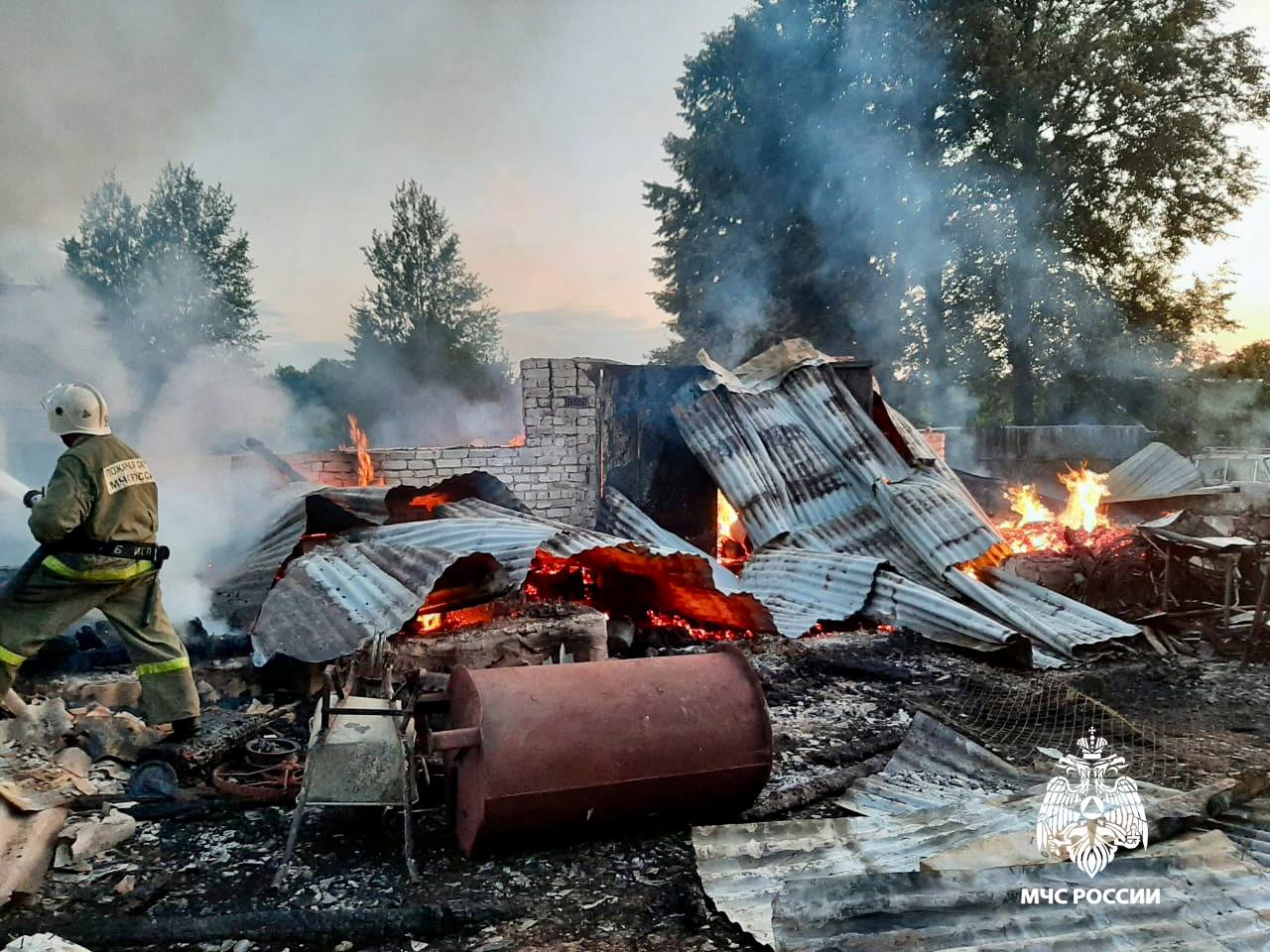 Во время пожара в Тверской области обнаружили тела двух человек