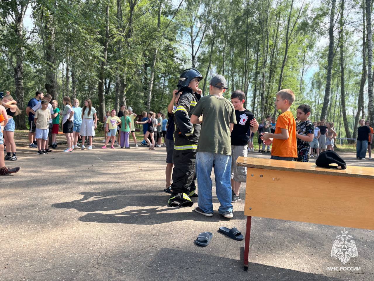 Ржевские спасатели побывали в гостях у детского лагеря