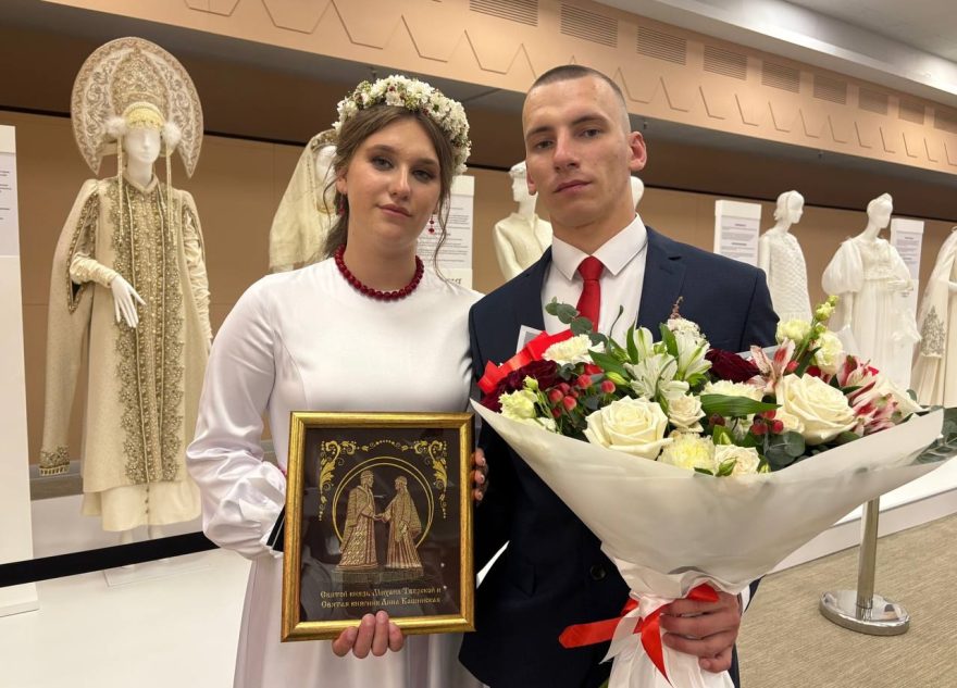 Две пары из Тверской области заключили брак на Всероссийском свадебном фестивале Две пары из Тверской области заключили брак на Всероссийском свадебном фестивале