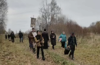 Женщина ищет в Тверской области место захоронения репрессированного священника захоронения