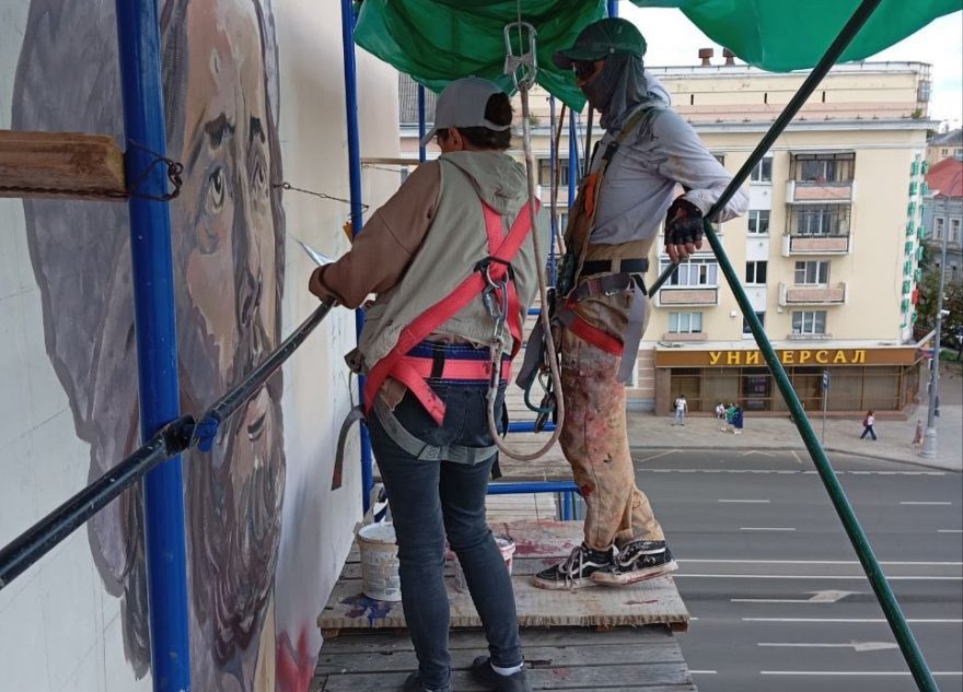 На стене дома в центре Твери появятся изображения ликов святых мурал