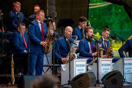 В Твери вновь выступил Московский джазовый оркестр Игоря Бутмана В Твери вновь выступил Московский джазовый оркестр Игоря Бутмана