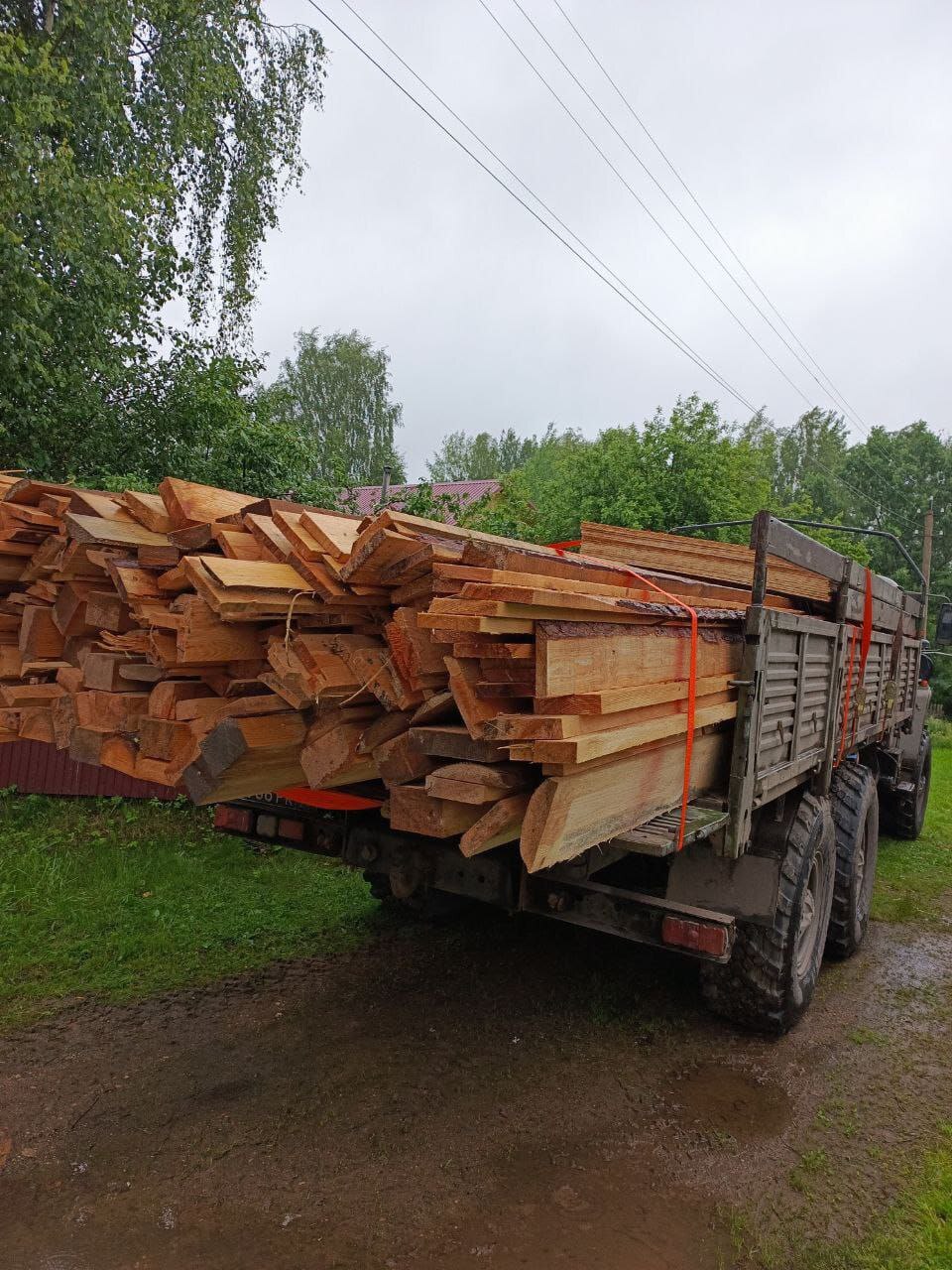 Муниципалитеты Тверской области отправили бойцам СВО новые партии гуманитарной помощи