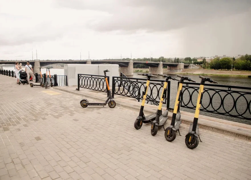 Во многих местах в Твери ввели запрет на езду на электросамокатах запрет