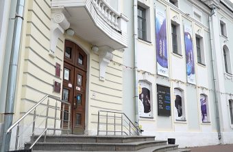 Новый главный режиссёр и большие премьеры: Тверской ТЮЗ открывает 93-й театральный сезон Новый главный режиссёр и большие премьеры: Тверской ТЮЗ открывает 93-й театральный сезон