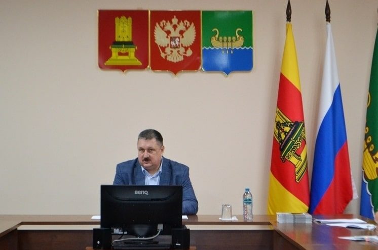 Глава Андреапольского округа провел оперативное совещание