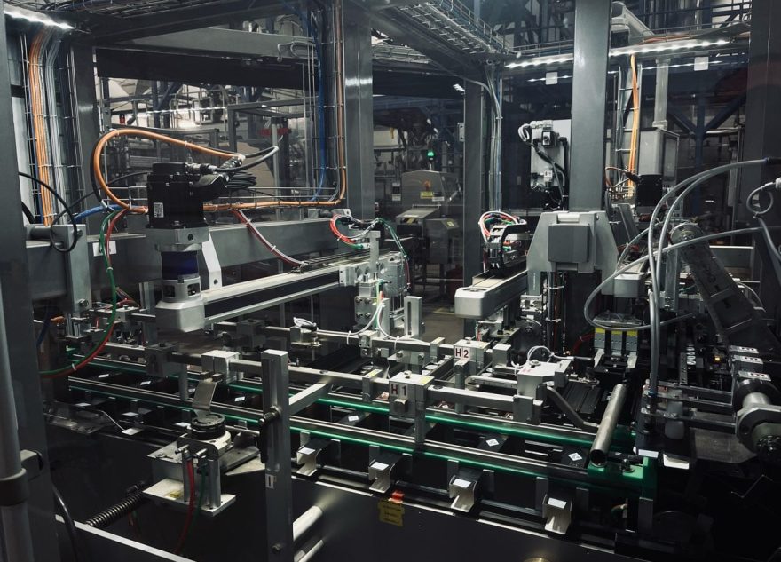 Кофеобжарочный завод под Тверью внедрил первую в России мультиформатную картонажную машину