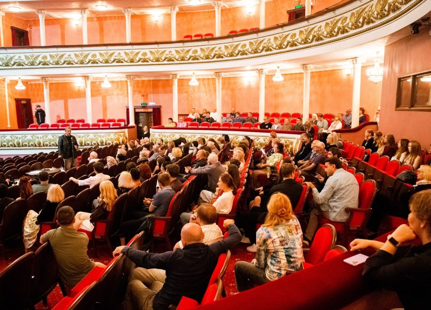 Масштабные премьеры и новые проекты: Тверской академический театр драмы открывает 280-й юбилейный сезон