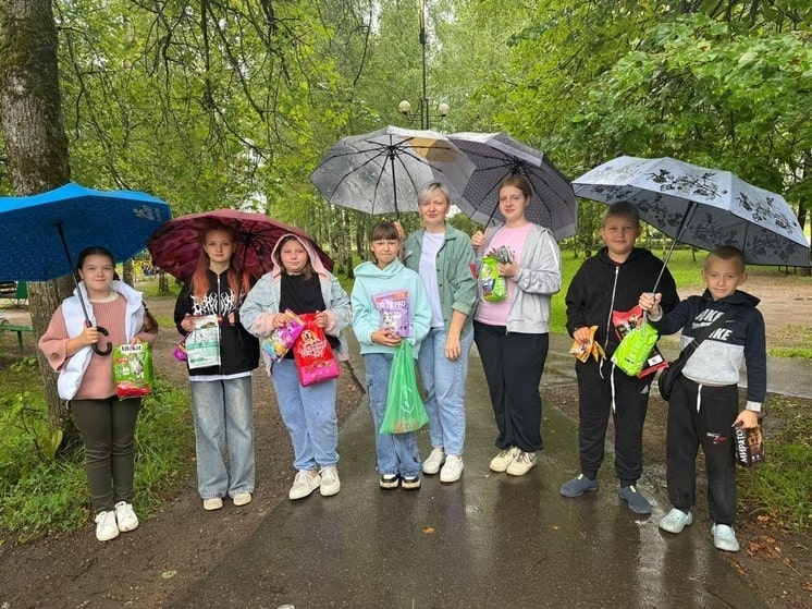 Добро не зависит от погоды: в Оленинском МО собрали корм для бездомных животных