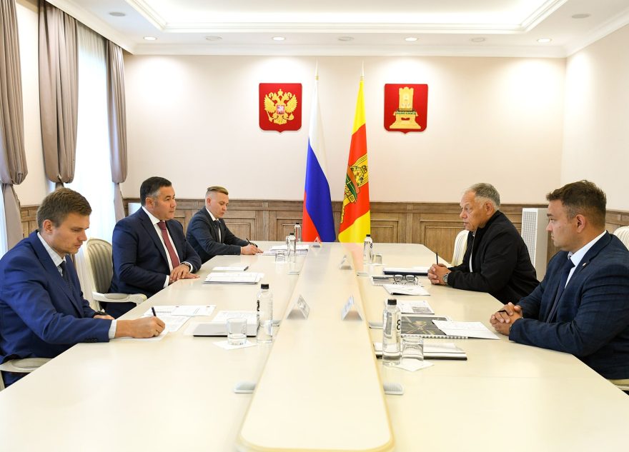 Игорь Руденя обсудил с Вячеславом Петушенко новые транспортные развязки на М-11 в Тверской области