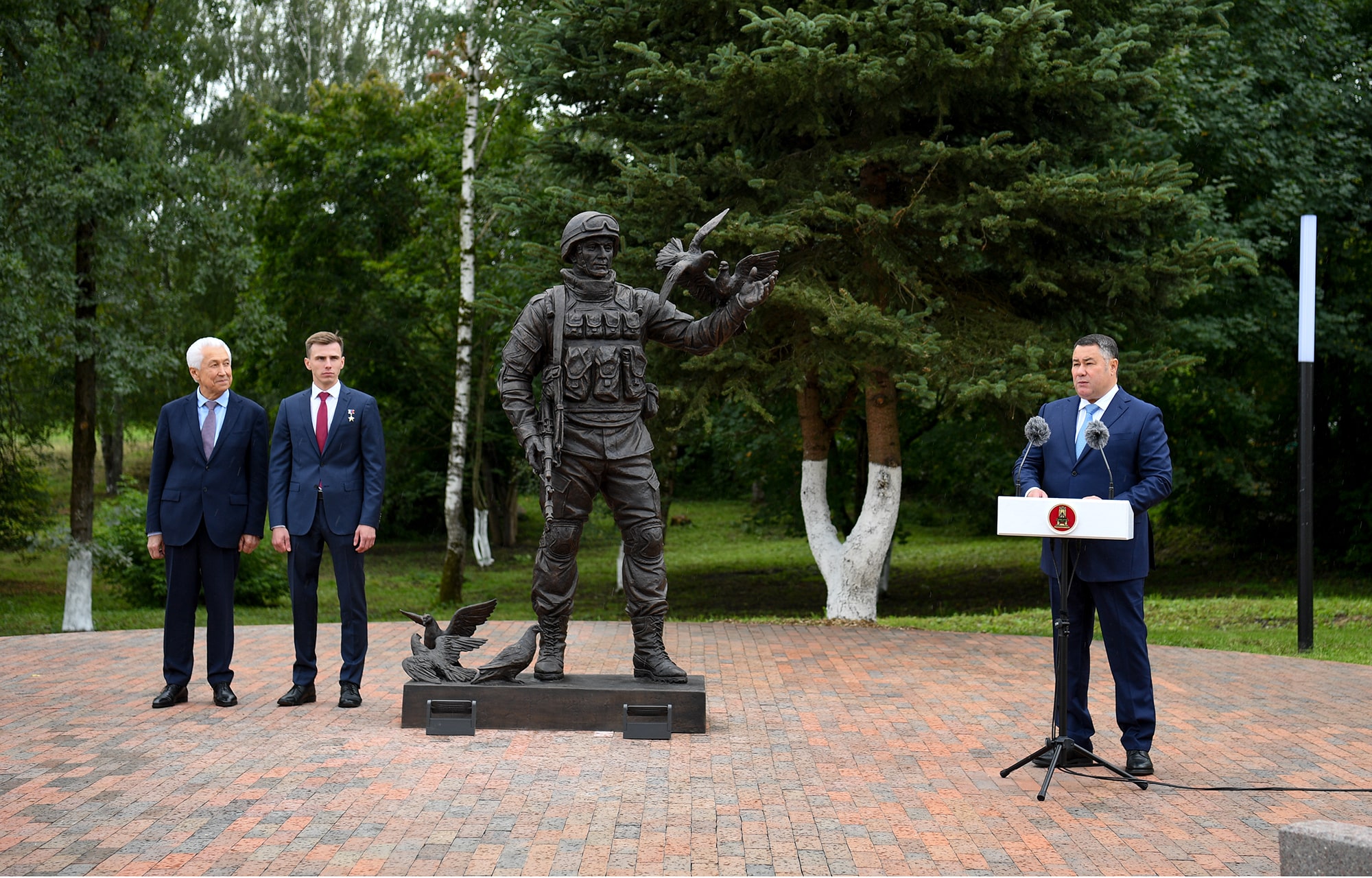 В Ржеве открыли памятник участникам СВО