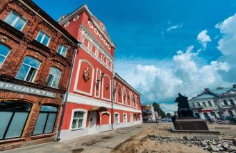 В Вышнем Волочке продолжается благоустройство исторической части города