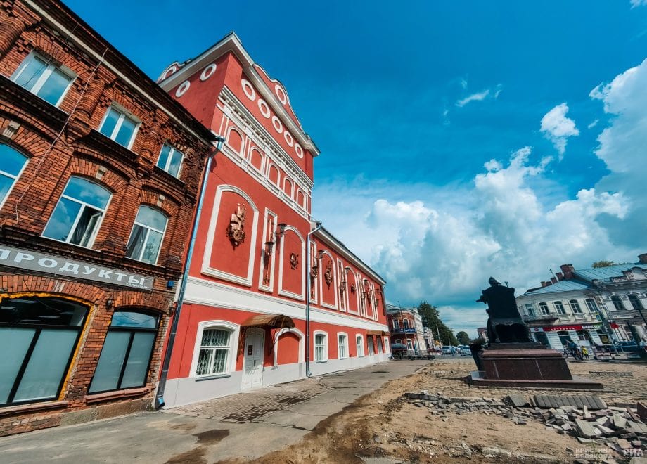 В Вышнем Волочке продолжается благоустройство исторической части города