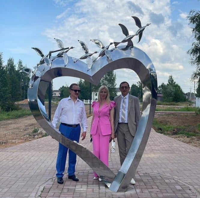 В Оленино благодаря программе благоустройства «расцветает» парк