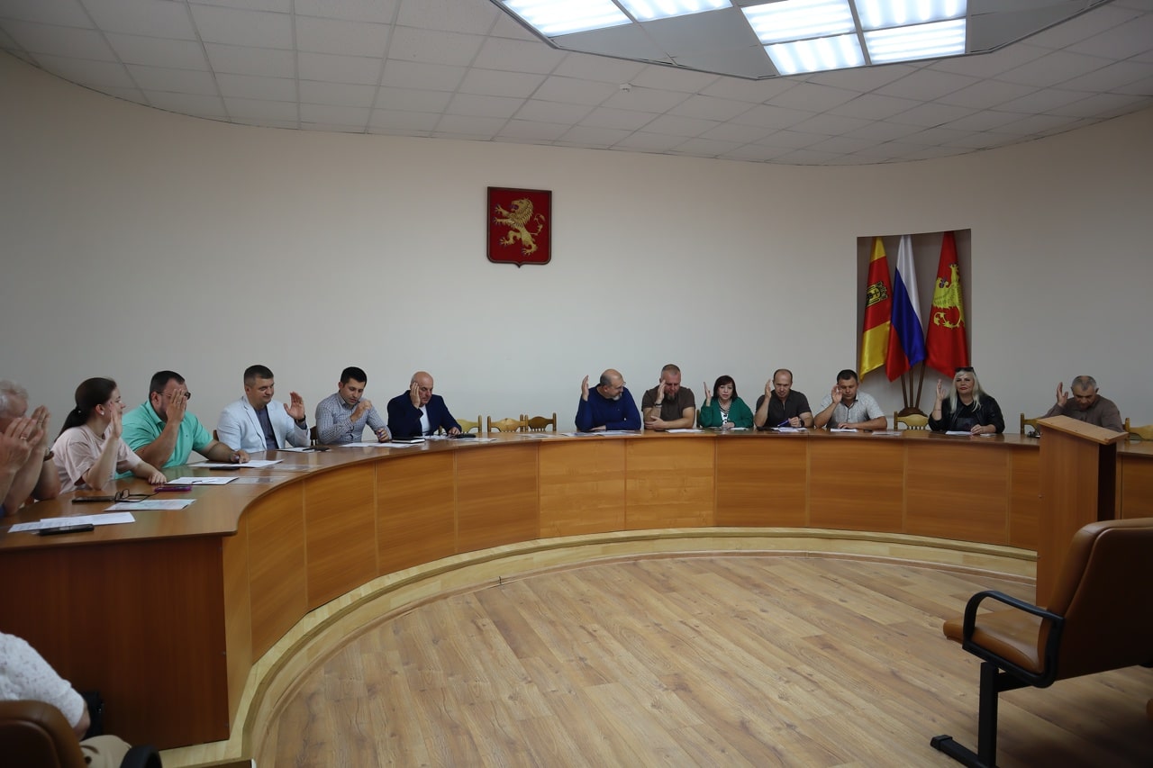 Двум школам Ржевского округа присвоили имена героев