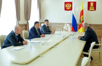 Губернатор Игорь Руденя провёл встречу с главой Бердянского городского округа Андреем Ковганко