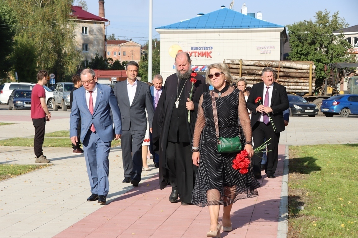 В Тверской области открыли памятный знак и мемориальные доски героям СВО