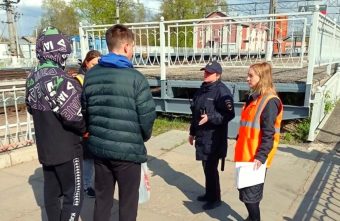 В Вышнем Волочке юным пассажирам напомнили о правилах поведения на железной дороге