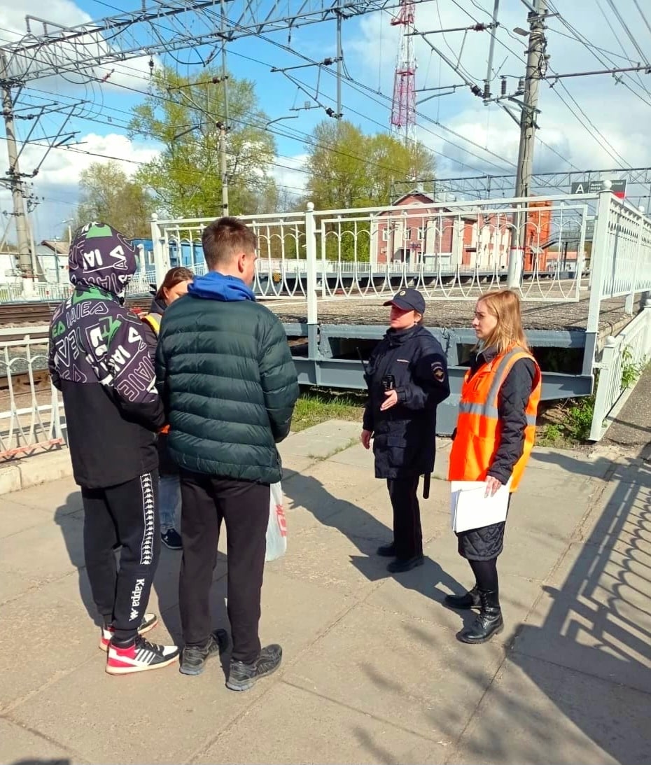 В Вышнем Волочке юным пассажирам напомнили о правилах поведения на железной дороге