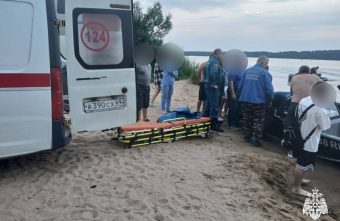 На реке в Тверской области катер столкнулся с баржей На реке в Тверской области катер столкнулся с баржей