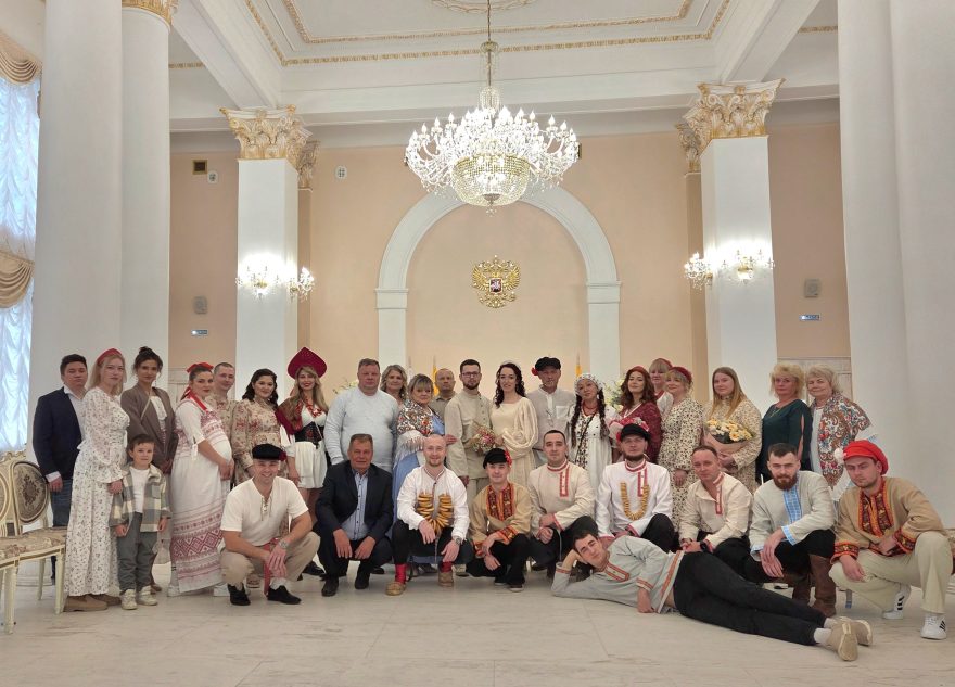 Пара из Твери сыграла очень необычную свадьбу