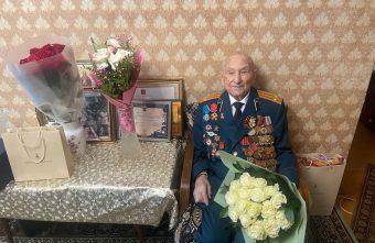 Губернатор Игорь Руденя поздравил с 101-летием участника Ржевской битвы Ивана Кладкевича